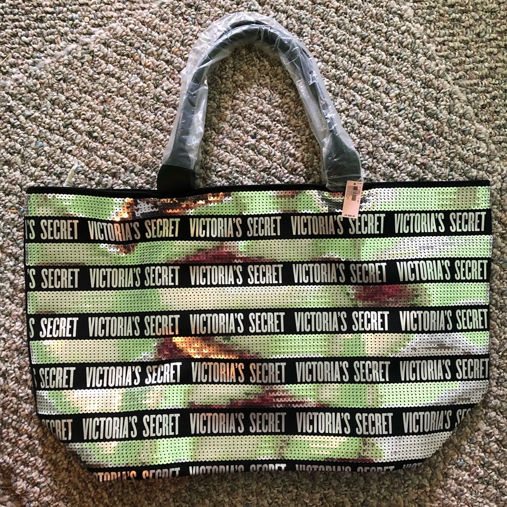 Victoria’s Secret NWT sequin bag large